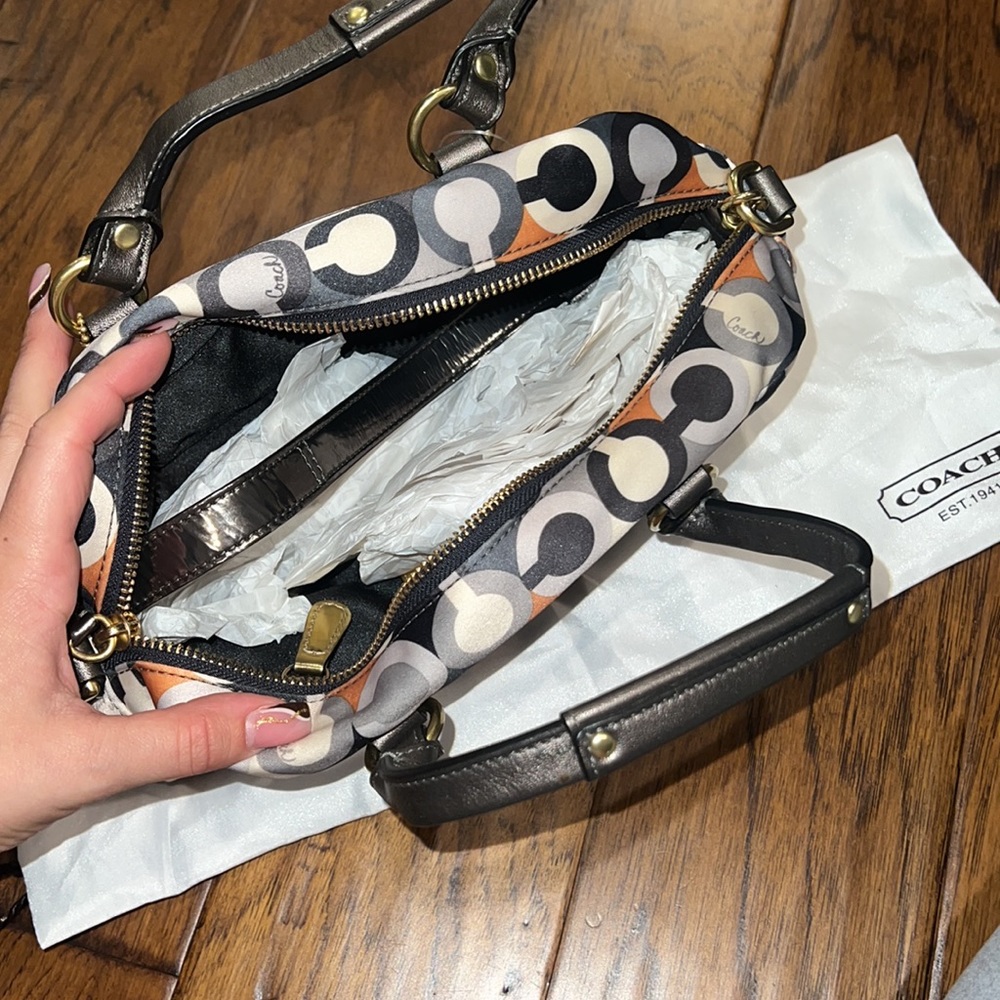 Coach Bag - Picture 4 of 8
